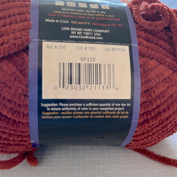 LION BRAND SUEDE YARN BUNDLE OF 7 - Picture 9 of 14